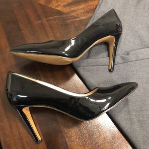 Black Patent Pointy-Toed Pumps